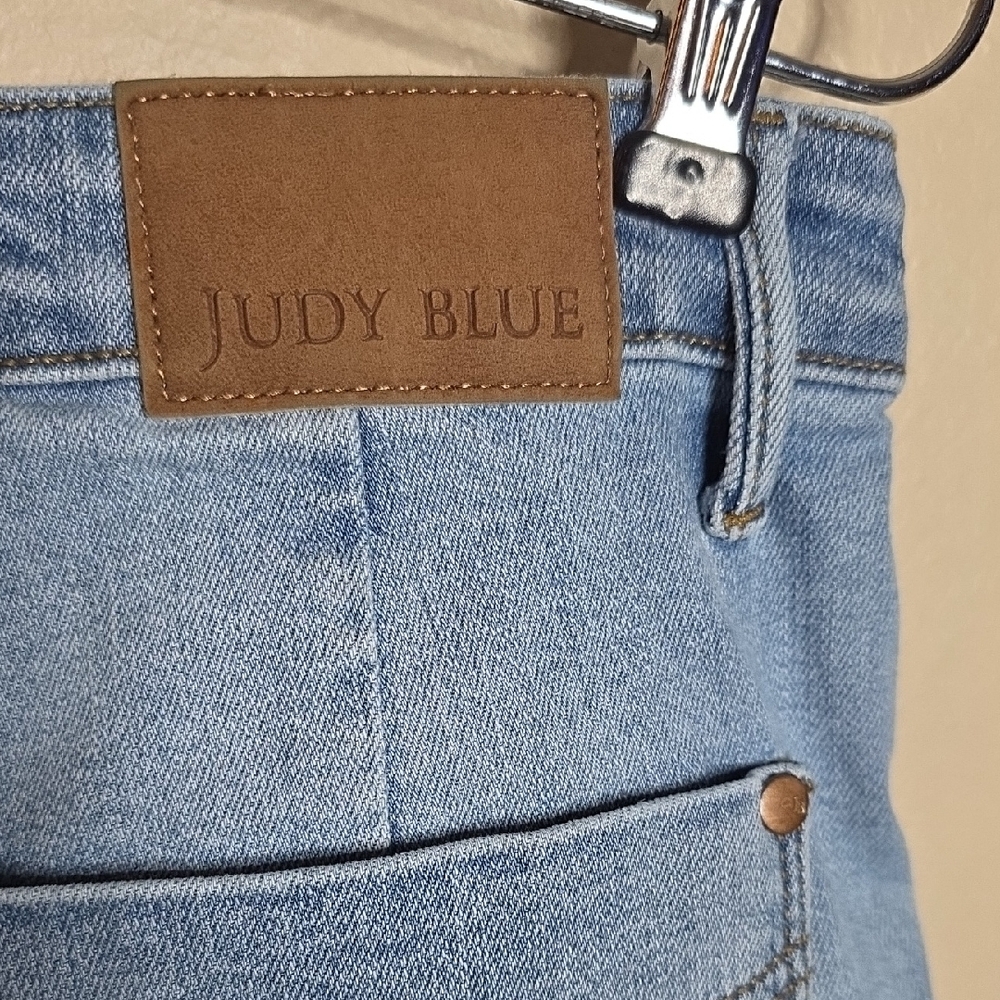 Judy Blue High Rise Wide Leg Crop Jeans Medium Wash Medium Release Hem 5/27 - Picture 9 of 10